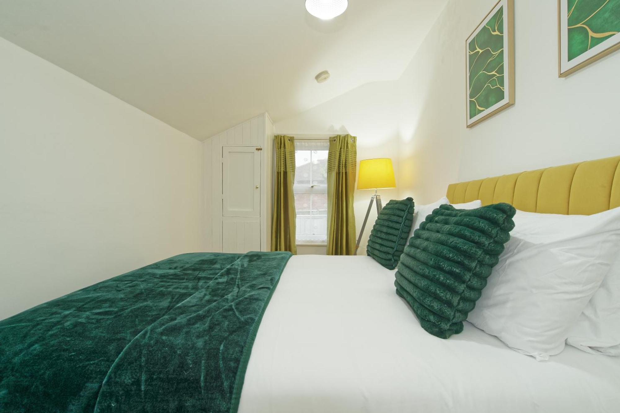 Lovely Luxury 3 Bed House Daire Chatham  Dış mekan fotoğraf
